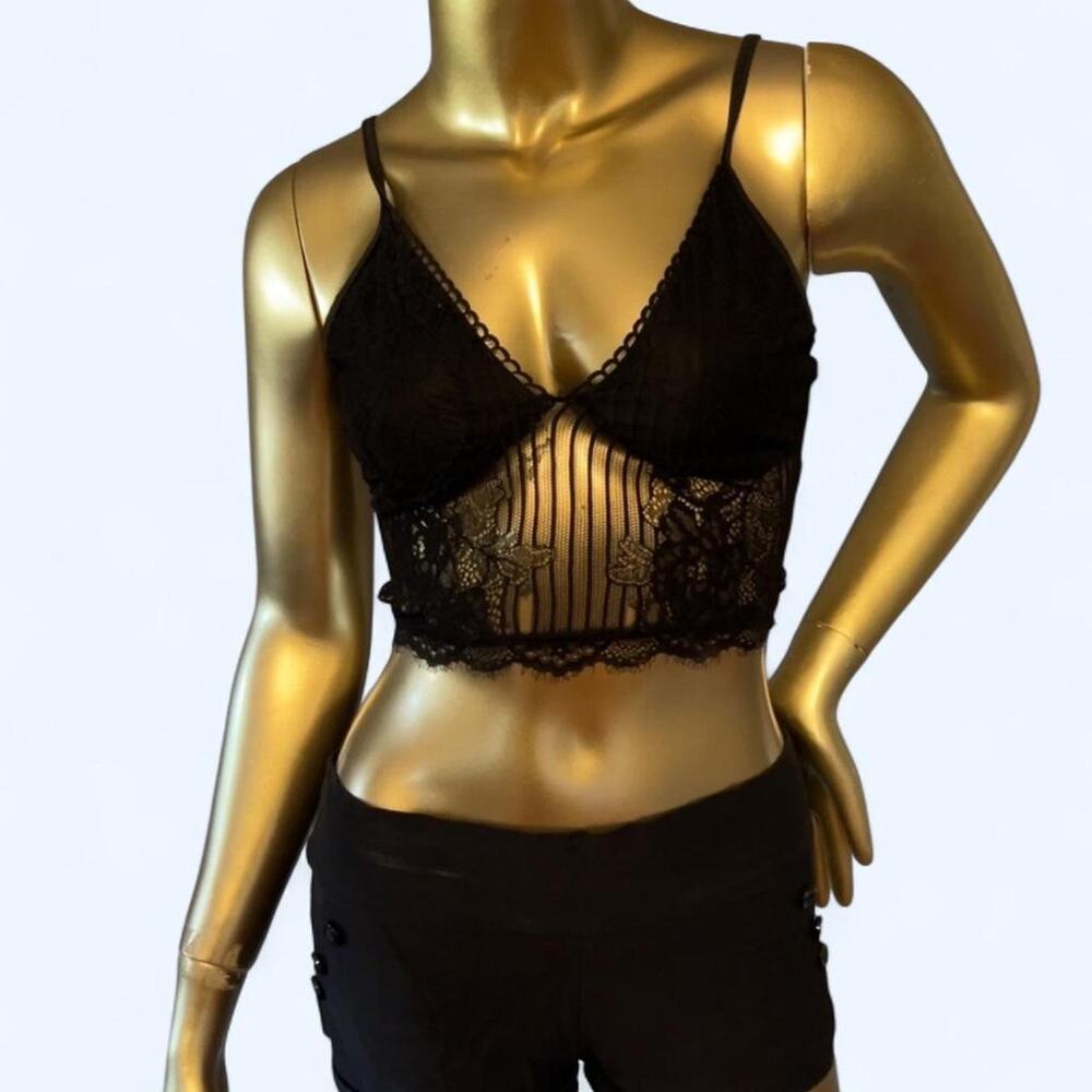 Black lace cropped tank